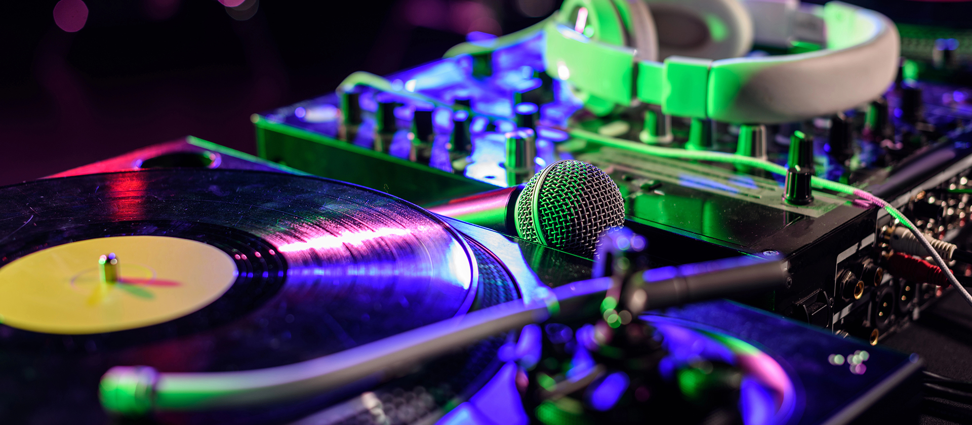 SOIRÉES KARAOKÉ ANIMÉES PAR NOS TALENTUEUX DJ